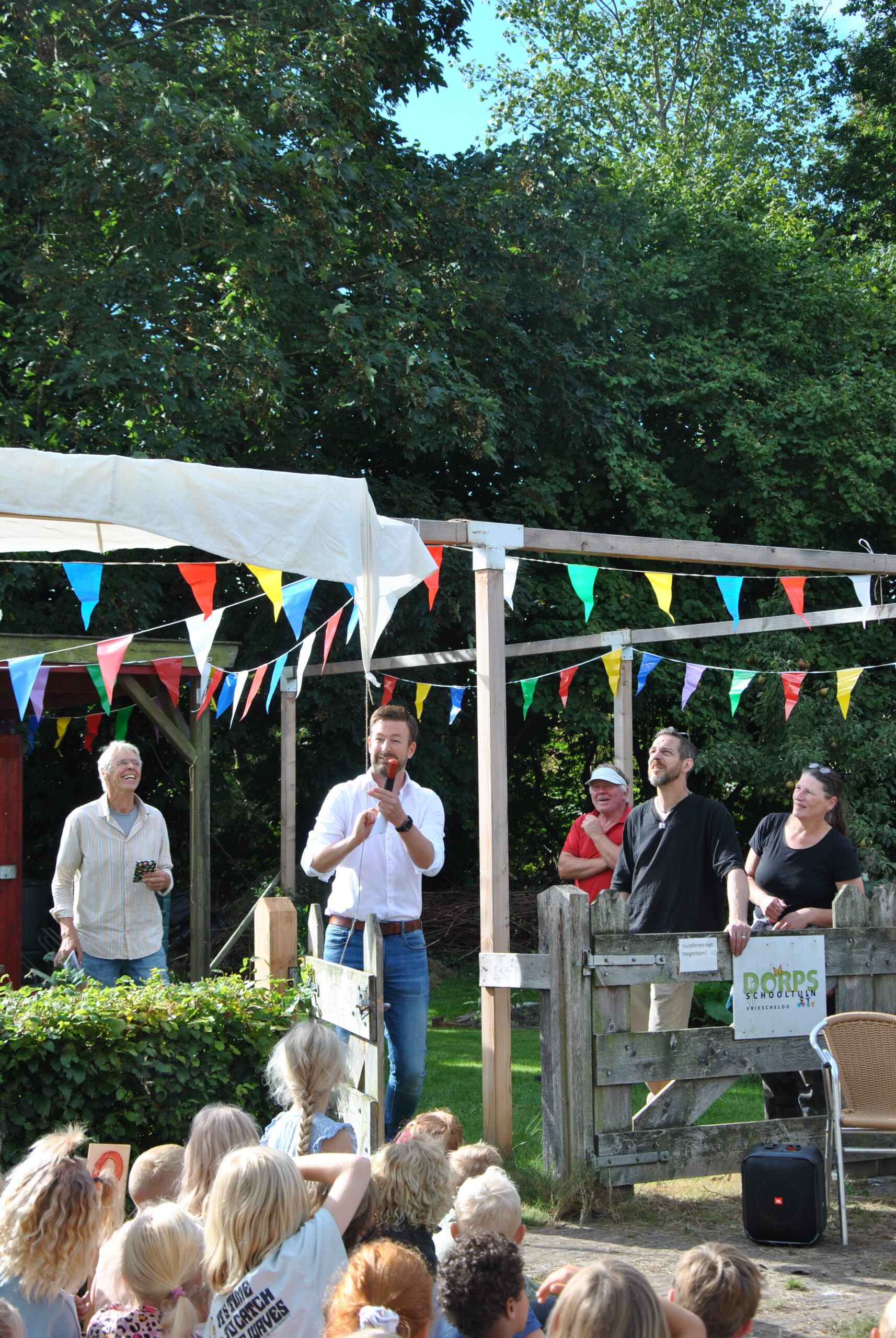Feestelijke heropening schooltuin Vriescheloo